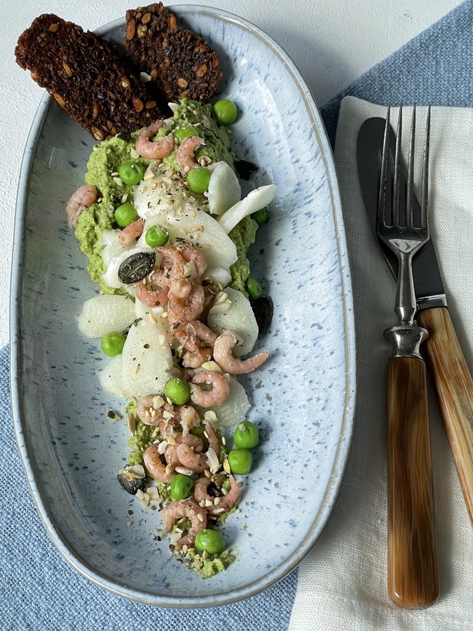 Erbsen-Hummus mit rohmariniertem Spargel, Krabben und Gedöns BEFFI ...